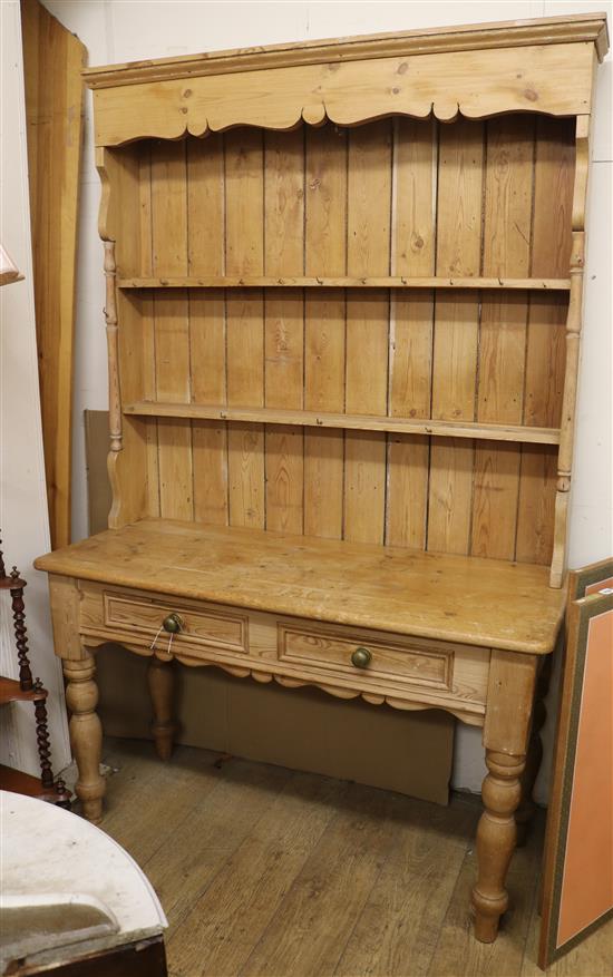 A Victorian-style pine dresser W.129cm